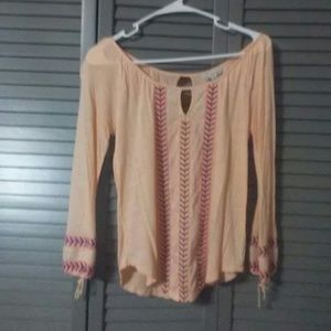 Lightweight shirt. Size small.